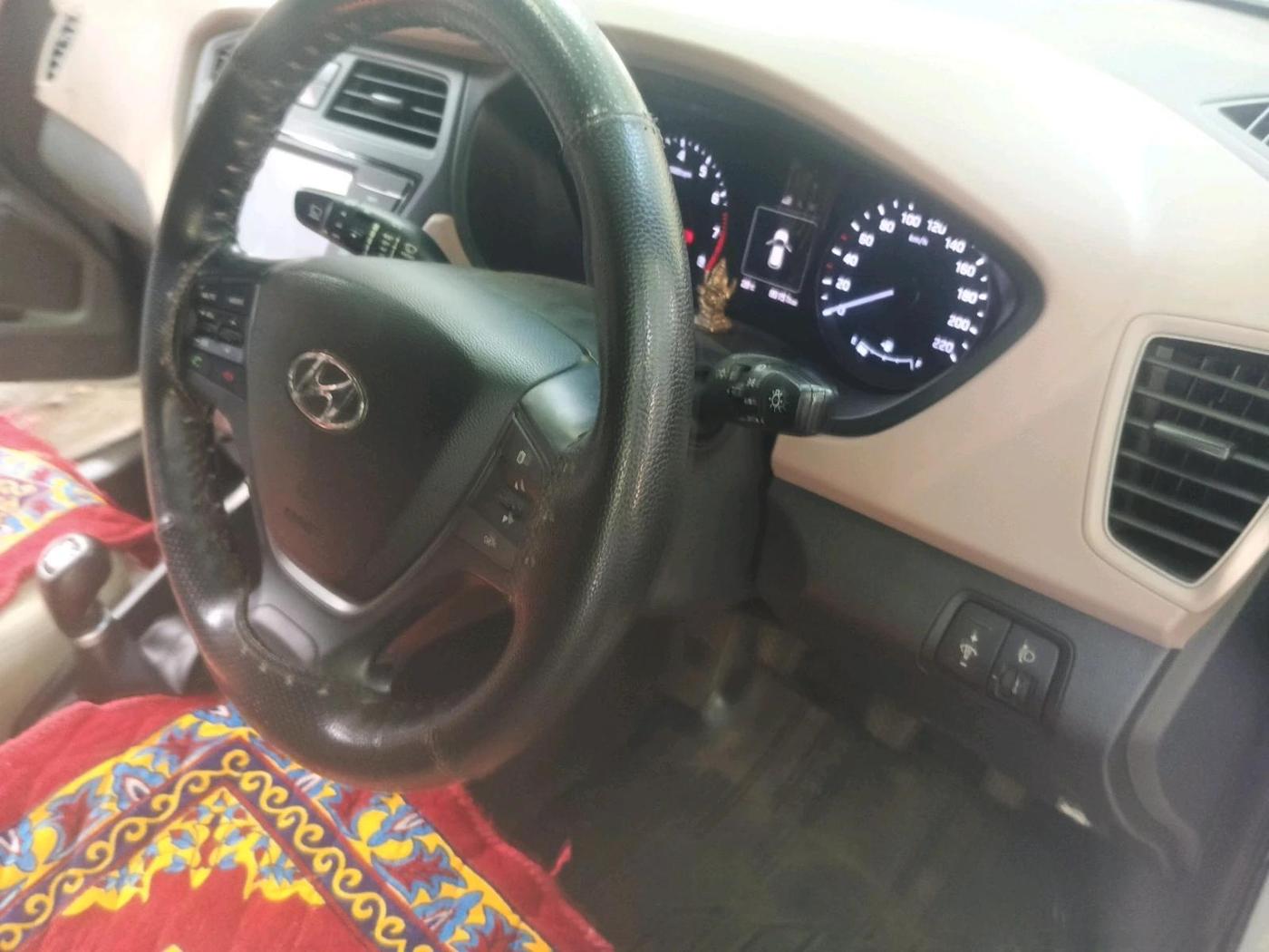 2017 Hyundai Elite i20 ASTA 1.2 (O), Petrol, Manual, 80,151 km, interior