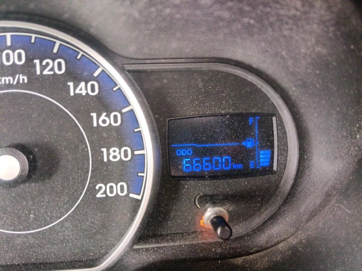 2012 Hyundai i10 MAGNA 1.1, Petrol, Manual, 66,600 km, interior
