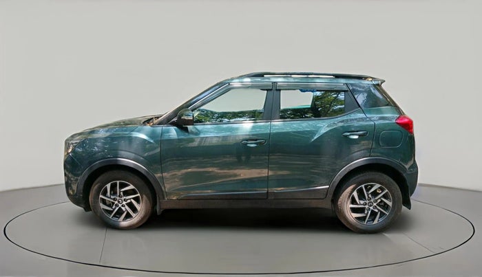 2023 Mahindra XUV300 W8 (O) 1.2 PETROL AMT, Petrol, Automatic, 7,773 km, exterior