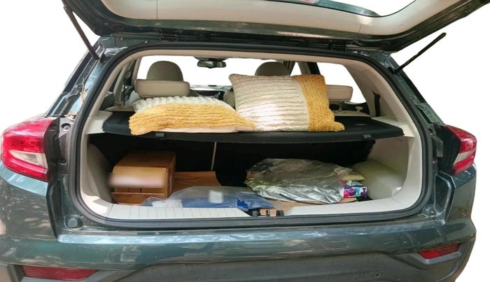 2023 Mahindra XUV300 W8 (O) 1.2 PETROL AMT, Petrol, Automatic, 7,773 km, exterior