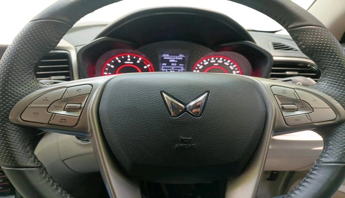 2023 Mahindra XUV300 W8 (O) 1.2 PETROL AMT, Petrol, Automatic, 7,773 km, interior