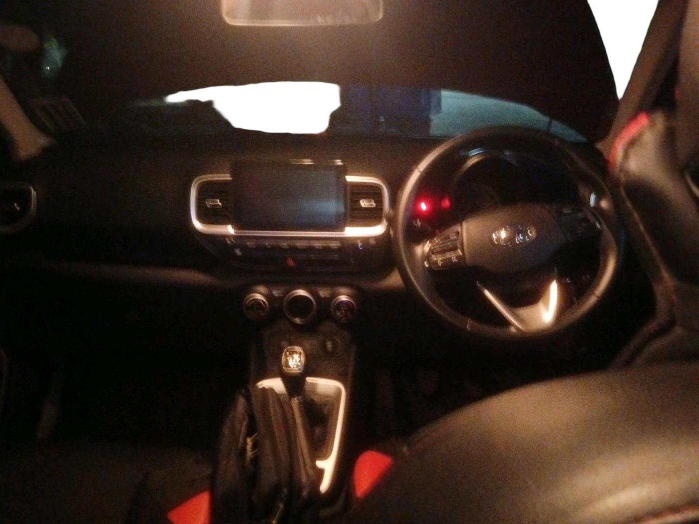 2020 Hyundai VENUE SX 1.0 TURBO, Petrol, Manual, 57,174 km, interior