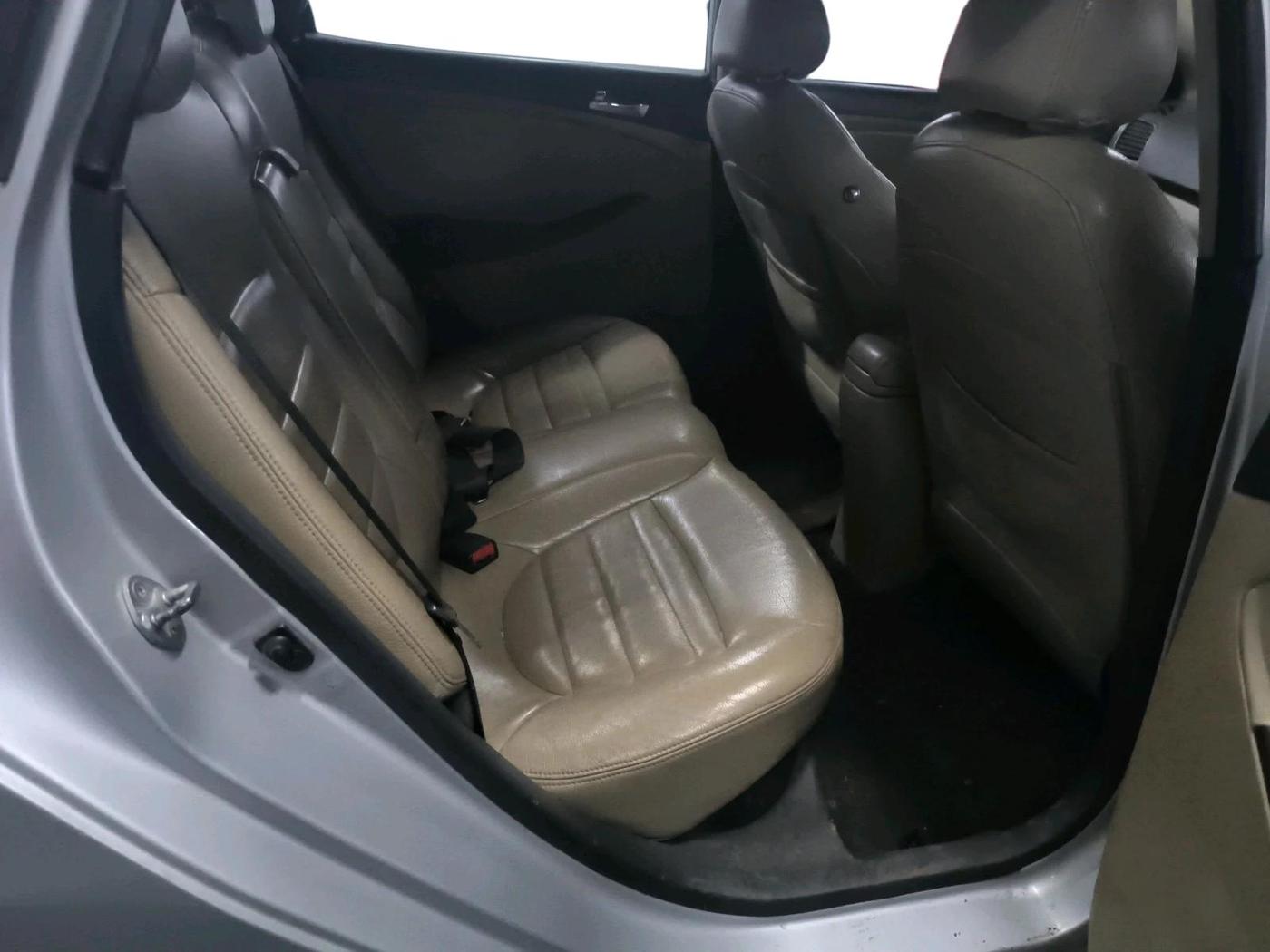 2014 Hyundai Verna FLUIDIC 1.6 CRDI SX AT, Diesel, Automatic, 1,42,435 km, interior