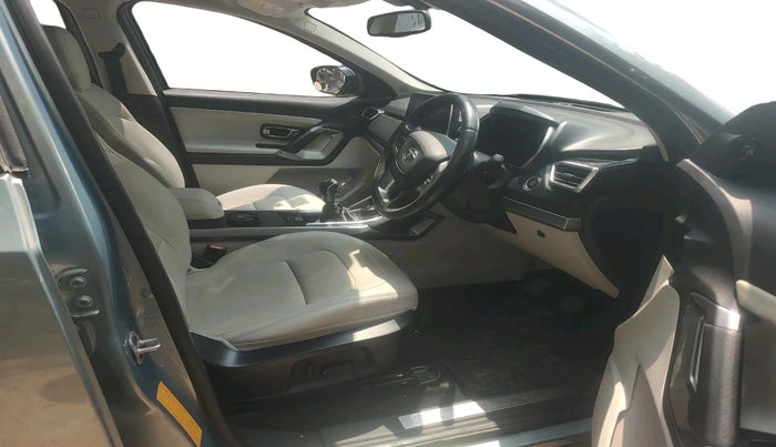 2021 Tata Safari XZ PLUS 6 S, Diesel, Manual, 23,130 km, interior