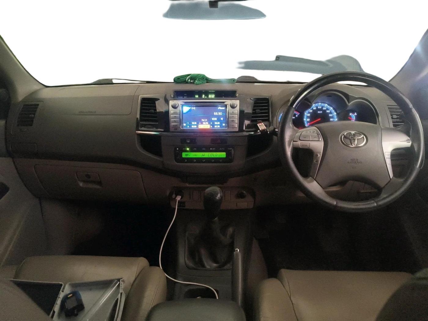 2012 Toyota Fortuner 3.0 4X2 MT, Diesel, Manual, 1,69,646 km, interior