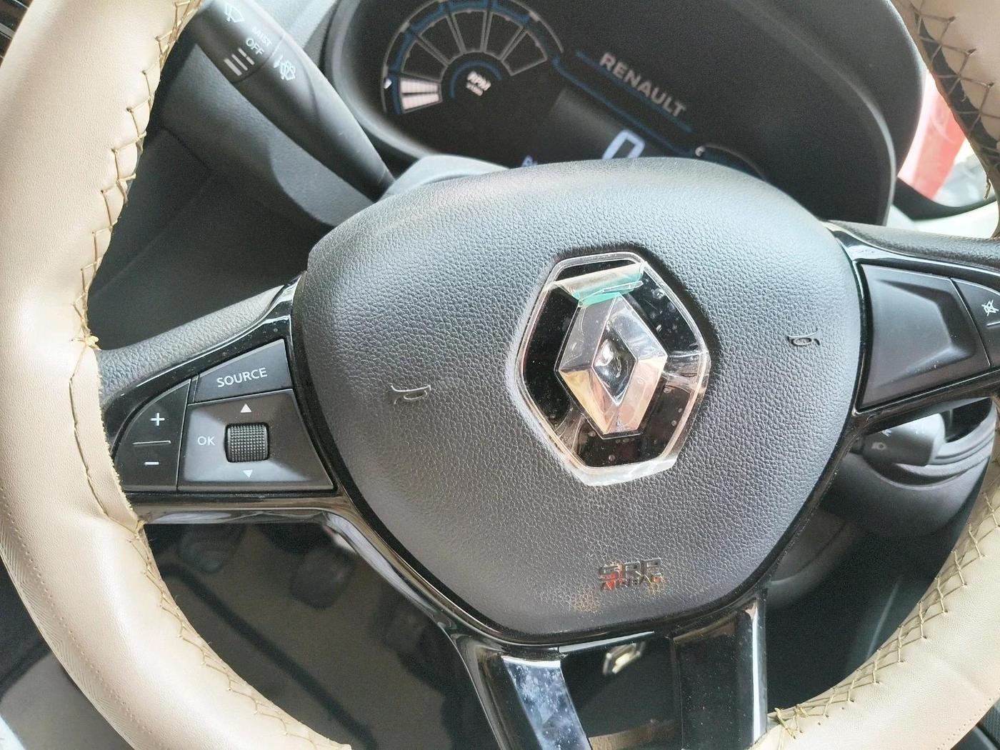 2024 Renault Kwid RXT 1.0, Petrol, Manual, 11,088 km, interior