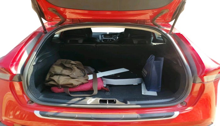 2014 Volvo V40 Cross Country D3, Diesel, Automatic, 1,05,385 km, exterior