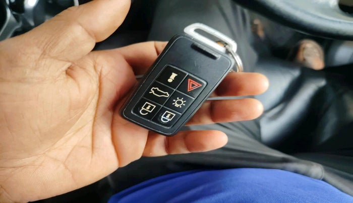 2014 Volvo V40 Cross Country D3, Diesel, Automatic, 1,05,385 km, interior