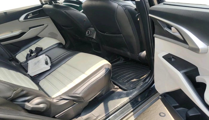 2022 KIA CARENS PRESTIGE PLUS 1.4 PETROL 7 STR, Petrol, Manual, 17,667 km, interior