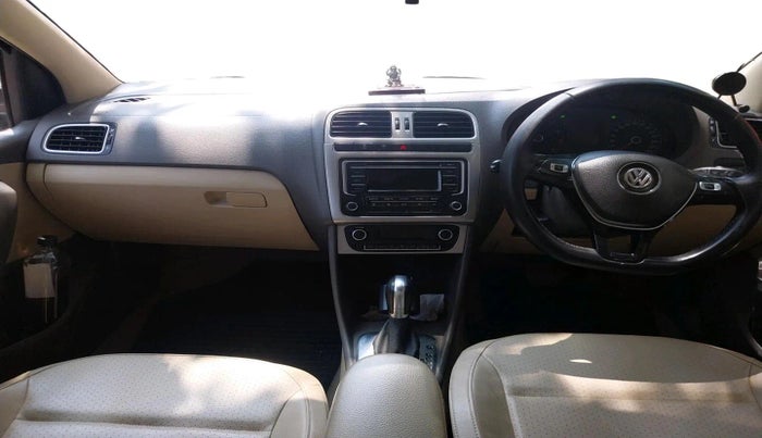 2015 Volkswagen Vento HIGHLINE PETROL AT, Petrol, Automatic, 1,23,156 km, interior
