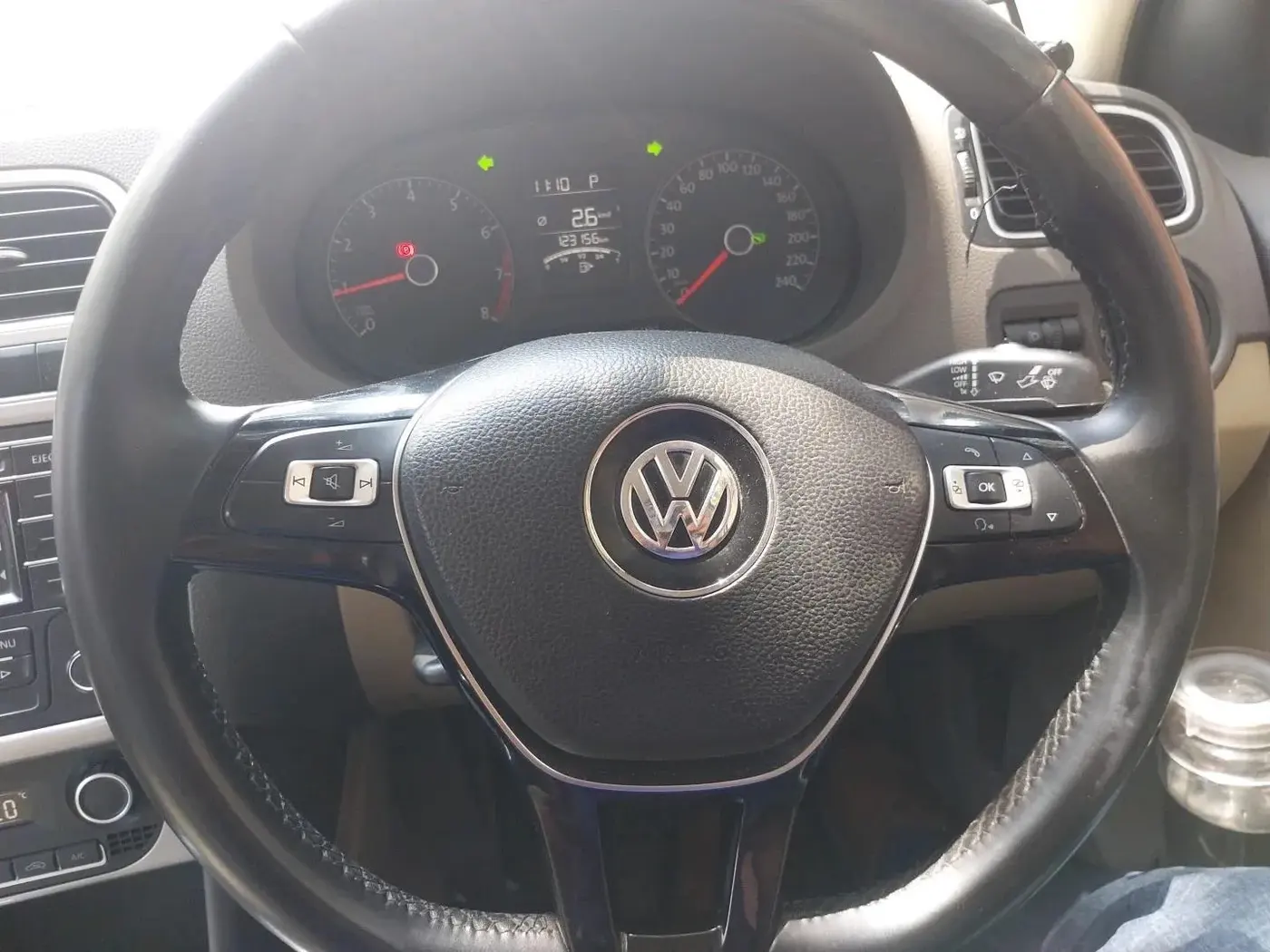 2015 Volkswagen Vento HIGHLINE PETROL AT, Petrol, Automatic, 1,23,156 km, interior