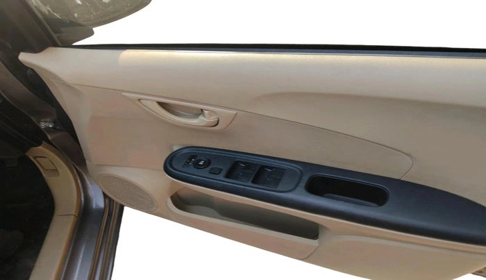 2015 Honda Amaze 1.2L I-VTEC S, Petrol, Manual, 75,016 km, interior