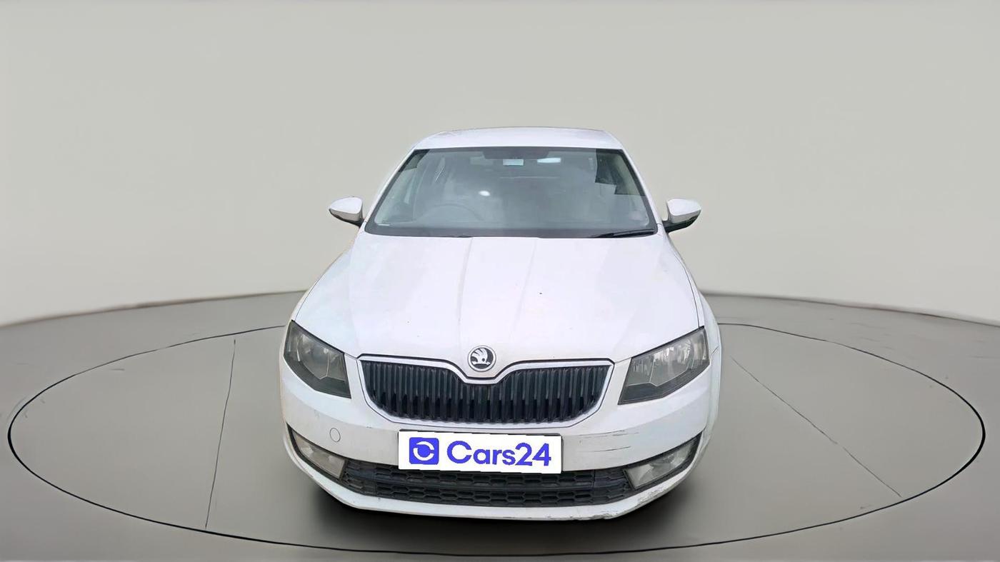 2013 Skoda Octavia AMBITION 2.0 TDI, Diesel, Manual, 1,52,870 km, exterior