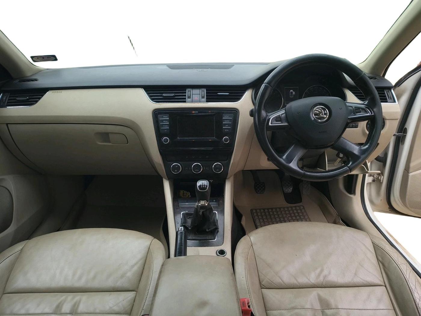 2013 Skoda Octavia AMBITION 2.0 TDI, Diesel, Manual, 1,52,870 km, interior