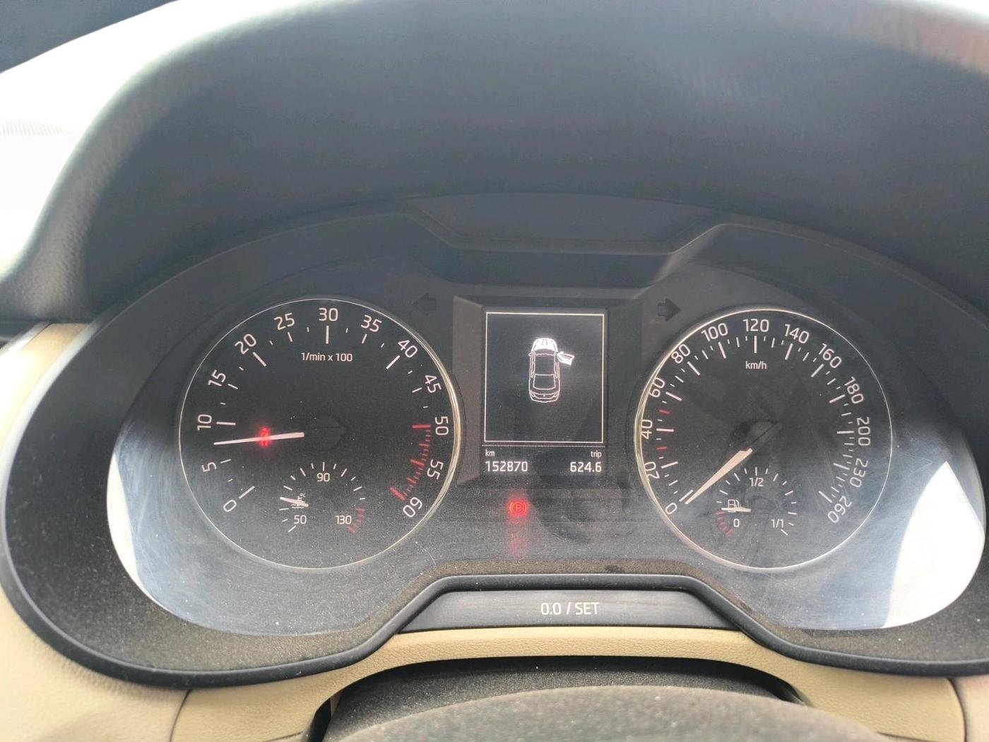 2013 Skoda Octavia AMBITION 2.0 TDI, Diesel, Manual, 1,52,870 km, interior