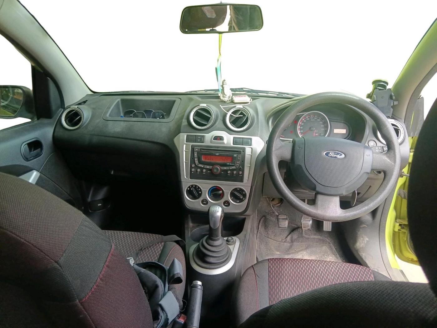 2011 Ford Figo ZXI 1.2 PETROL, Petrol, Manual, 73,362 km, interior