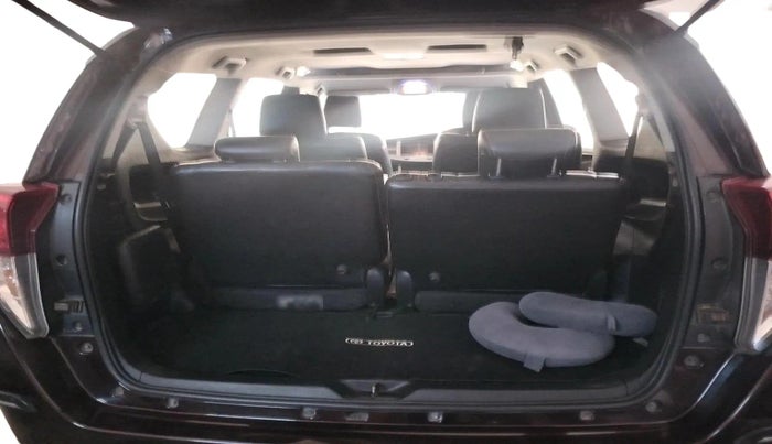 2016 Toyota Innova Crysta 2.4 VX 7 STR, Diesel, Manual, 99,307 km, exterior