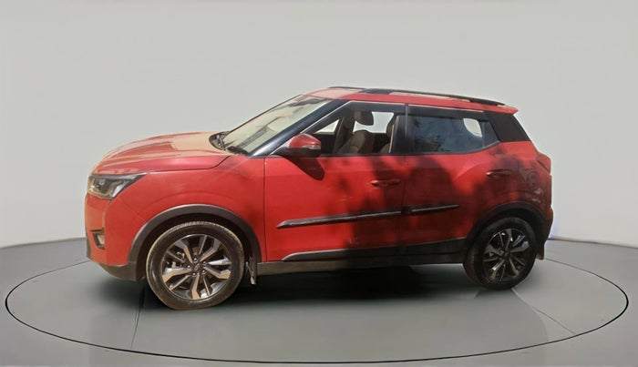 2020 Mahindra XUV300 W8 (O) 1.2 PETROL, Petrol, Manual, 64,000 km, exterior