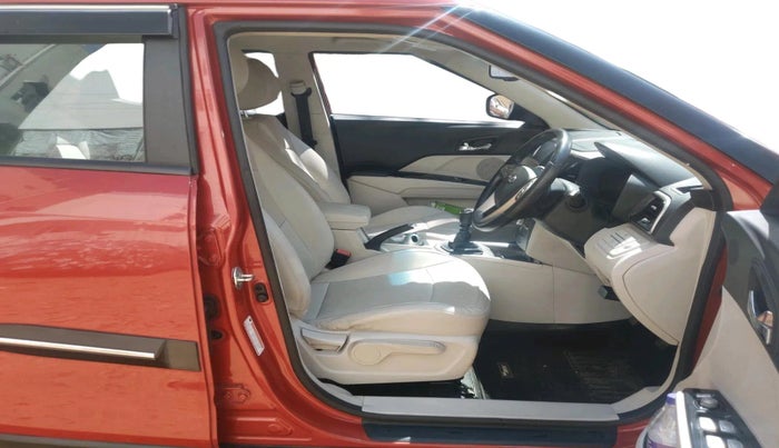 2020 Mahindra XUV300 W8 (O) 1.2 PETROL, Petrol, Manual, 64,000 km, interior
