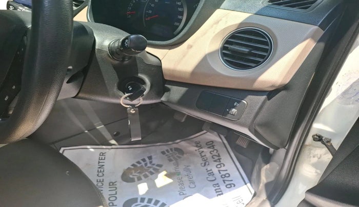 2016 Hyundai Grand i10 SPORTZ 1.2 KAPPA VTVT, Petrol, Manual, 68,868 km, interior