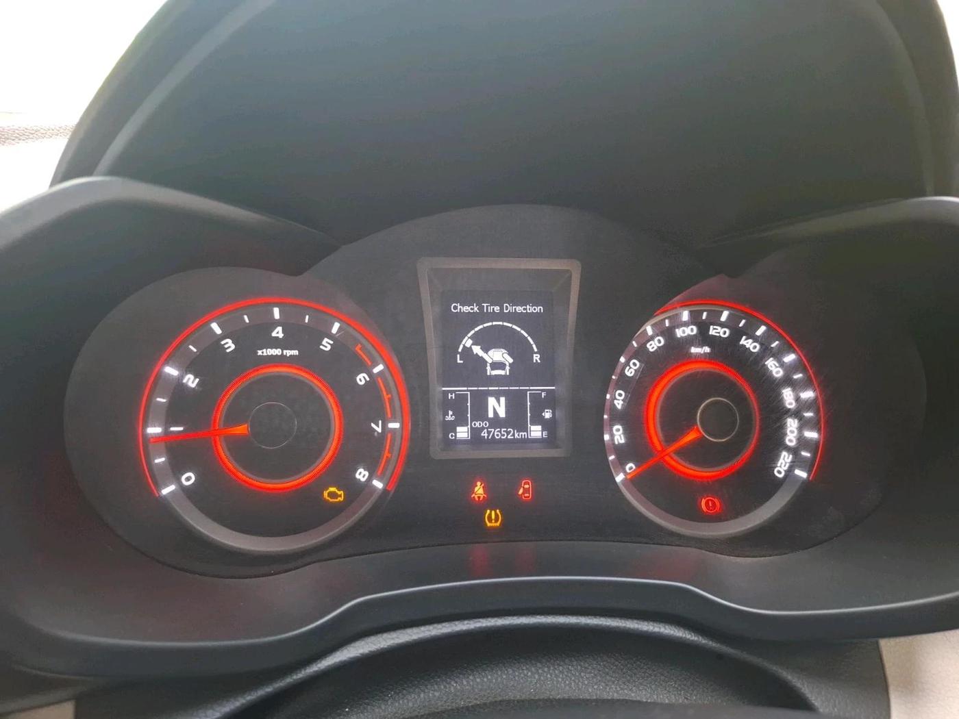 2019 Mahindra XUV300 W8 (O) 1.2 PETROL, Petrol, Manual, 47,652 km, interior