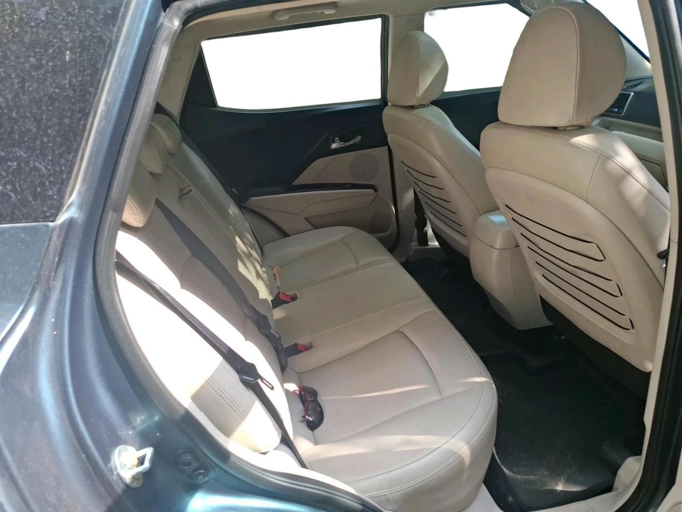 2019 Mahindra XUV300 W8 (O) 1.2 PETROL, Petrol, Manual, 47,652 km, interior