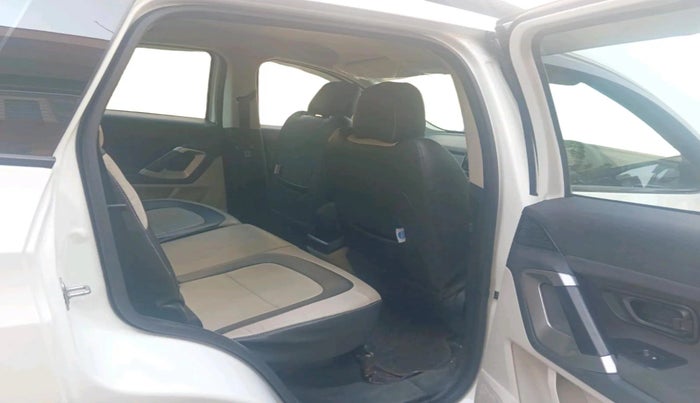 2022 Tata Safari XMA, Diesel, Automatic, 33,705 km, interior
