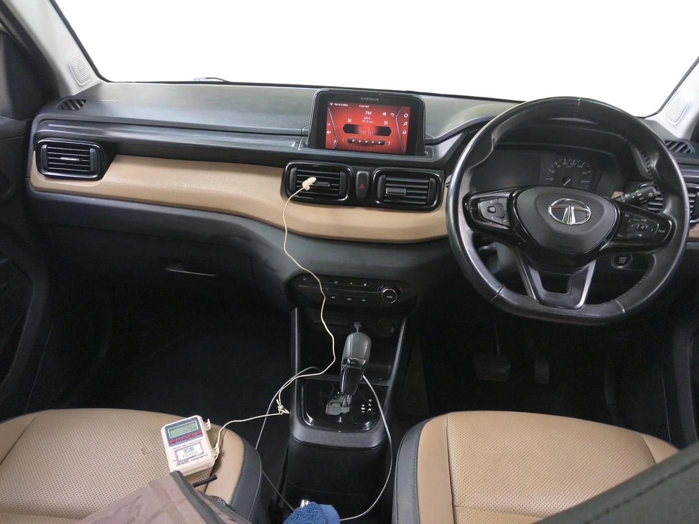2022 Tata PUNCH CREATIVE 1.2 AMT KAZIRANGA EDITION , Petrol, Automatic, 38,999 km, interior