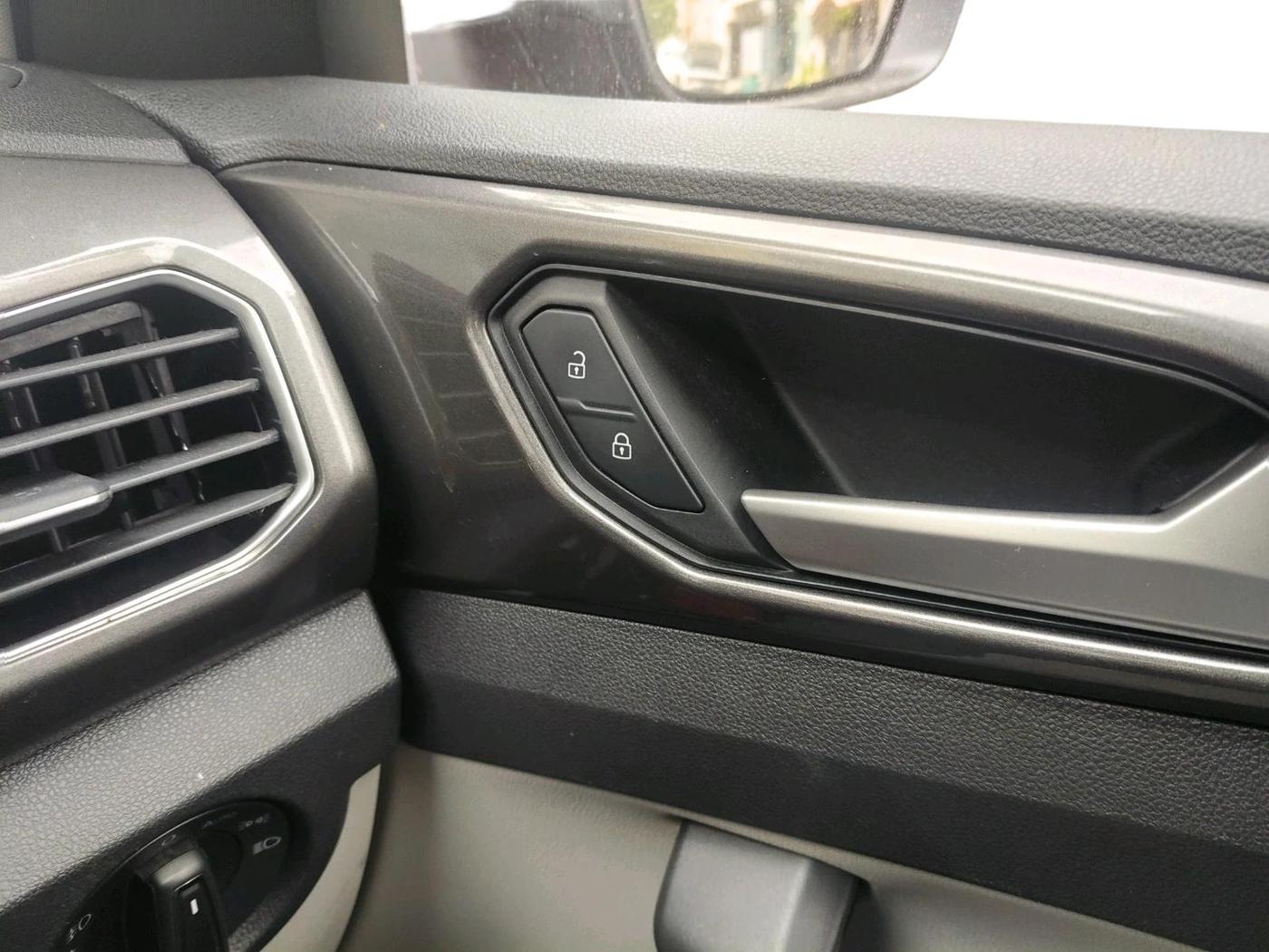 2024 Volkswagen TAIGUN TOPLINE 1.0 TSI AT, Petrol, Automatic, 38,379 km, interior