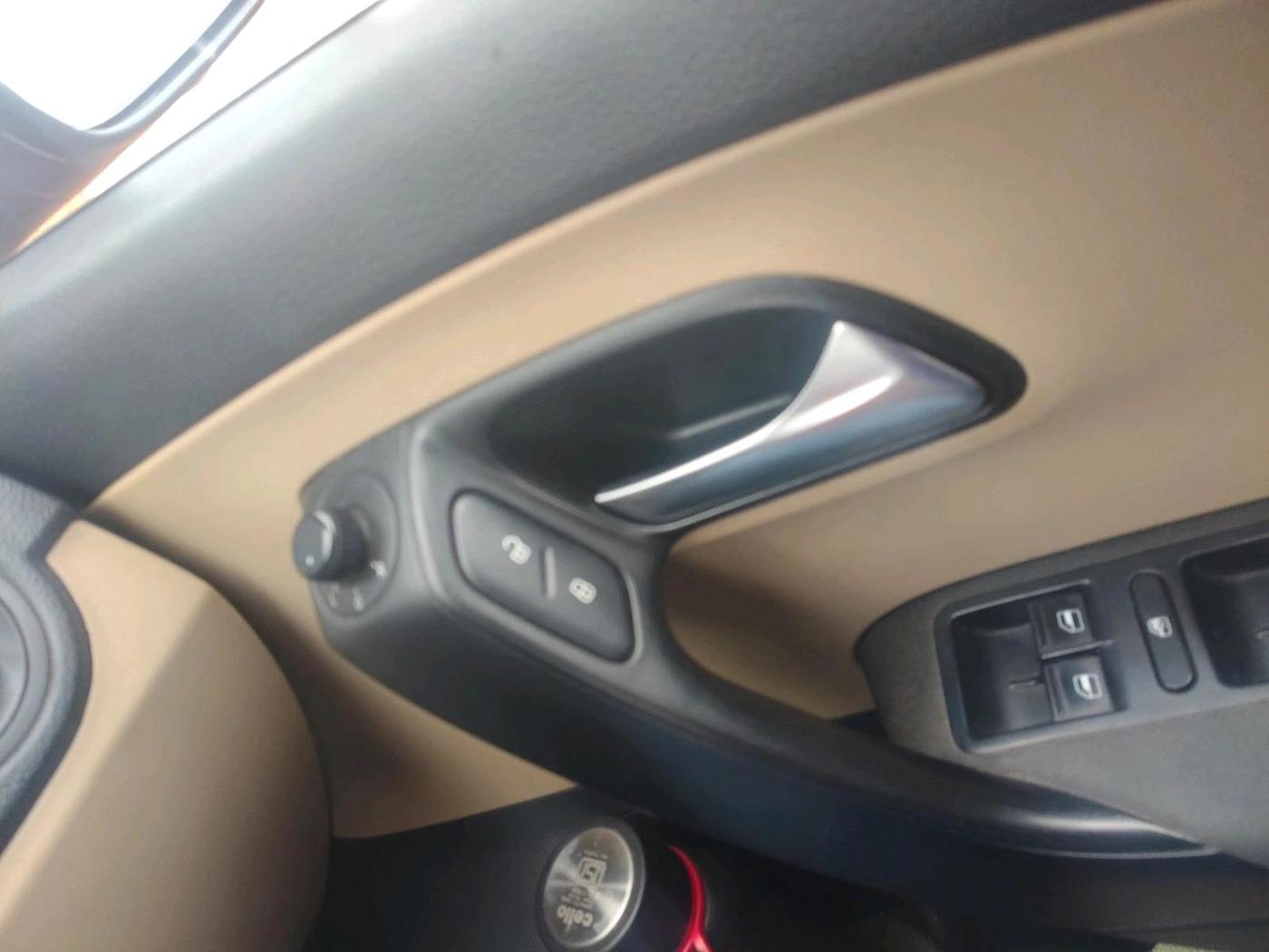 2014 Volkswagen Polo HIGHLINE1.2L, Petrol, Manual, 89,193 km, interior