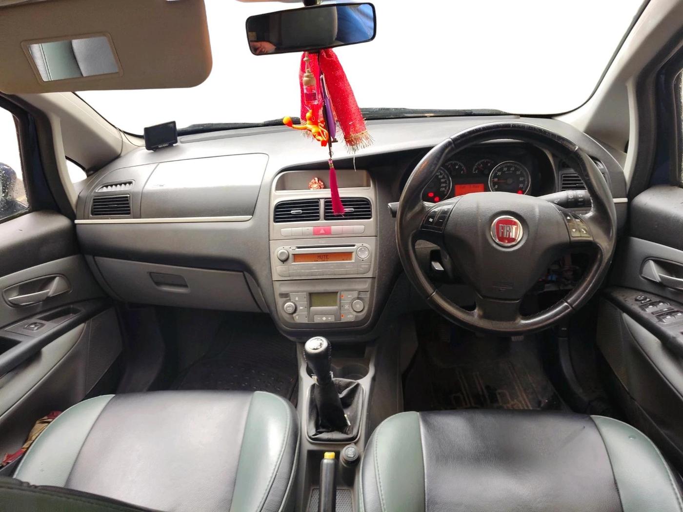 2013 Fiat Grand Punto EMOTION PACK 1.3, Diesel, Manual, 1,11,065 km, interior