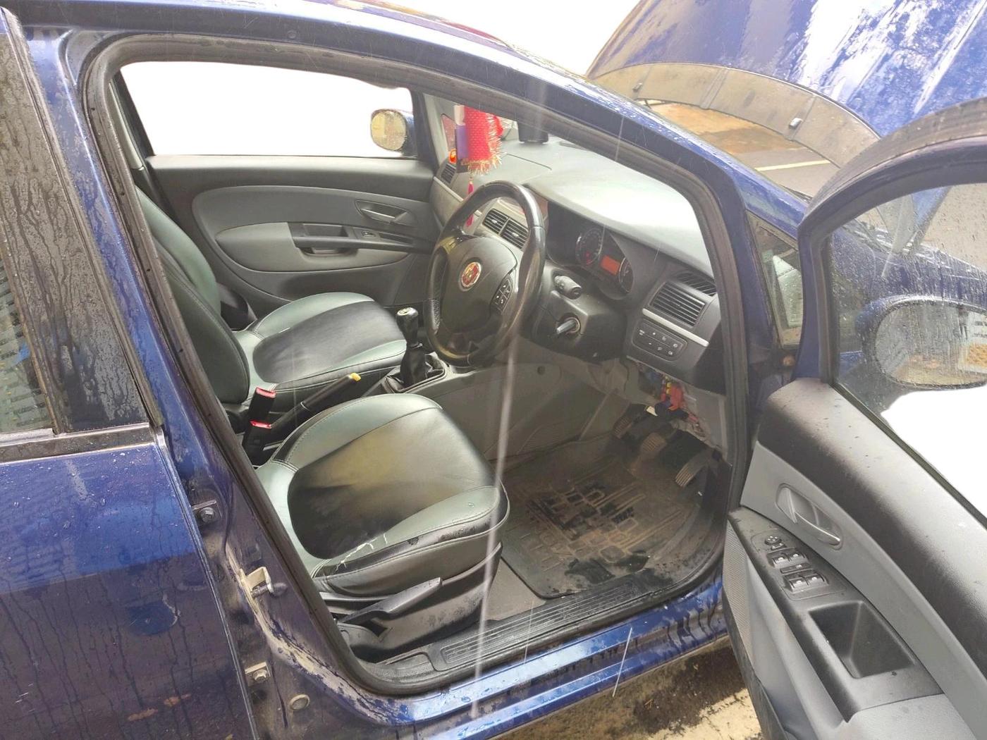 2013 Fiat Grand Punto EMOTION PACK 1.3, Diesel, Manual, 1,11,065 km, interior