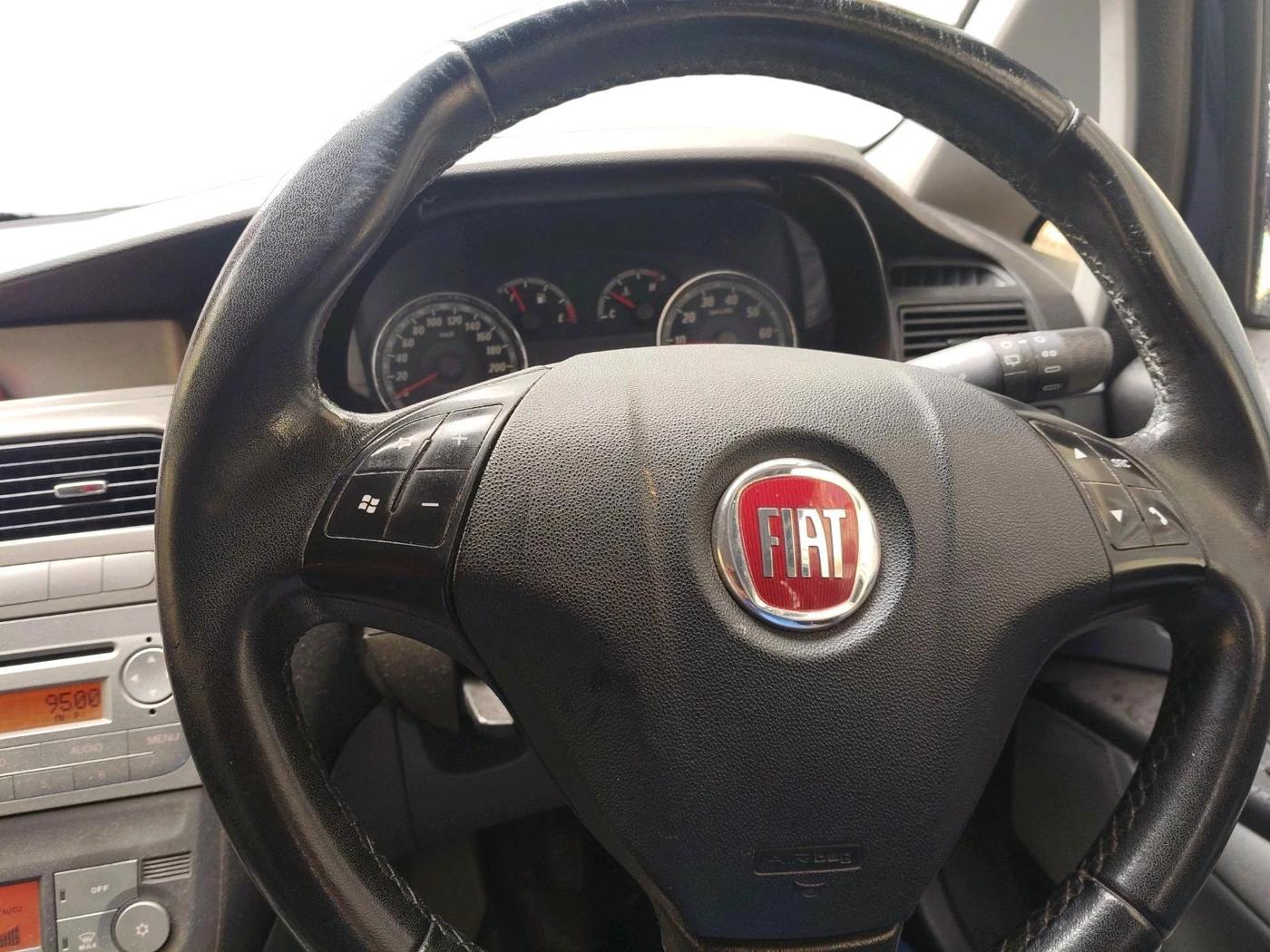 2013 Fiat Grand Punto EMOTION PACK 1.3, Diesel, Manual, 1,11,065 km, interior