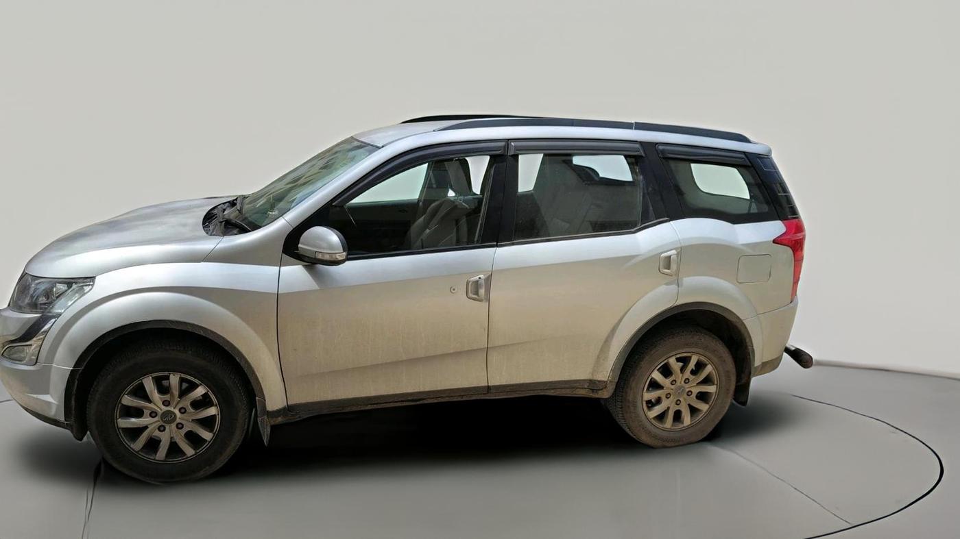 2017 Mahindra XUV500 W8, Diesel, Manual, 84,505 km, exterior