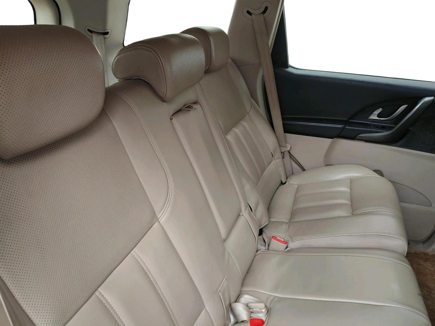 2017 Mahindra XUV500 W8, Diesel, Manual, 84,505 km, interior