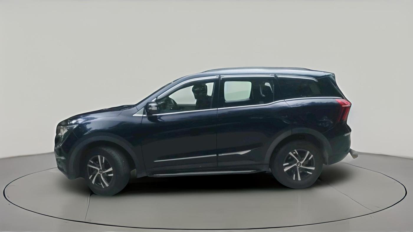 2022 Mahindra XUV700 MX P MT 5 STR, Petrol, Manual, 13,866 km, exterior