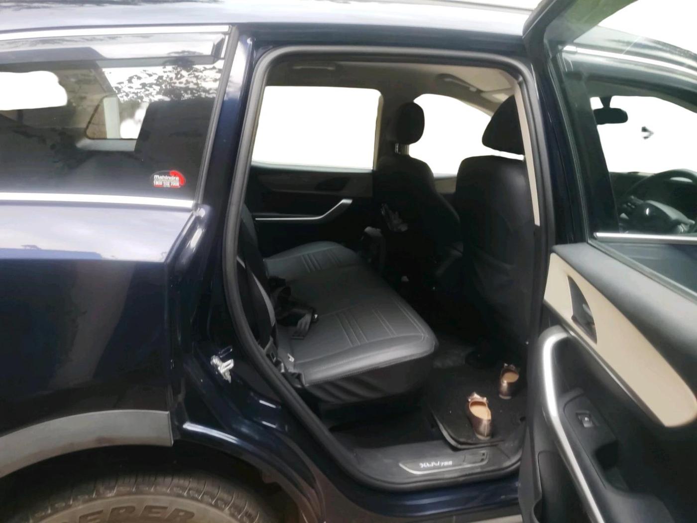 2022 Mahindra XUV700 MX P MT 5 STR, Petrol, Manual, 13,866 km, interior