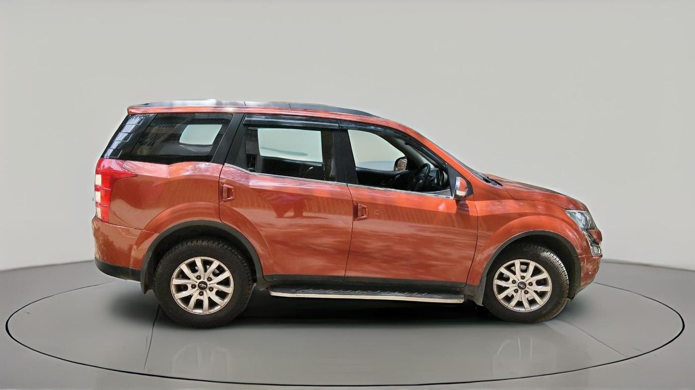 2017 Mahindra XUV500 W10 AT, Diesel, Automatic, 53,115 km, exterior