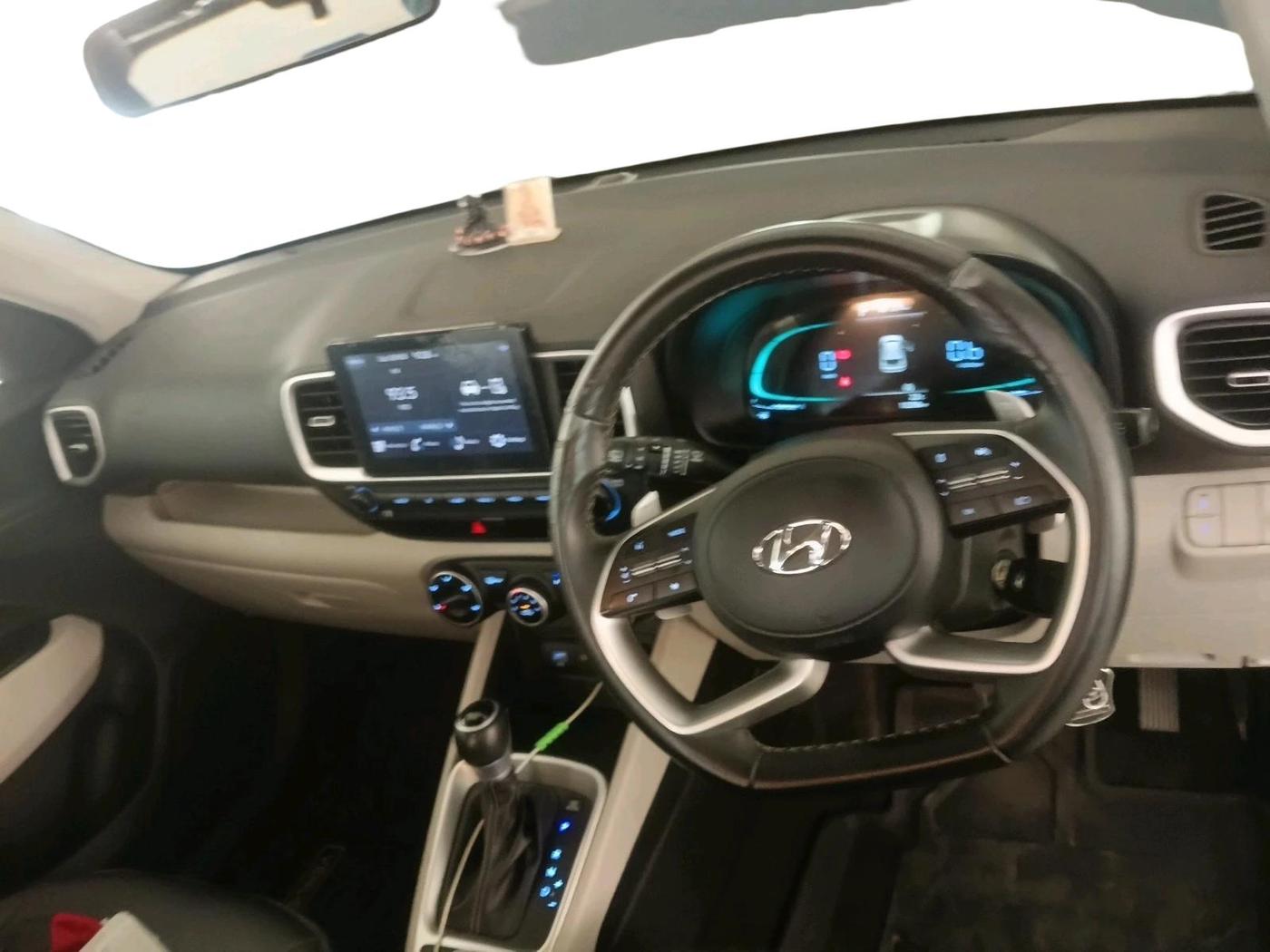 2023 Hyundai VENUE S (O) 1.0 Turbo Petrol DCT, Petrol, Automatic, 13,258 km, interior