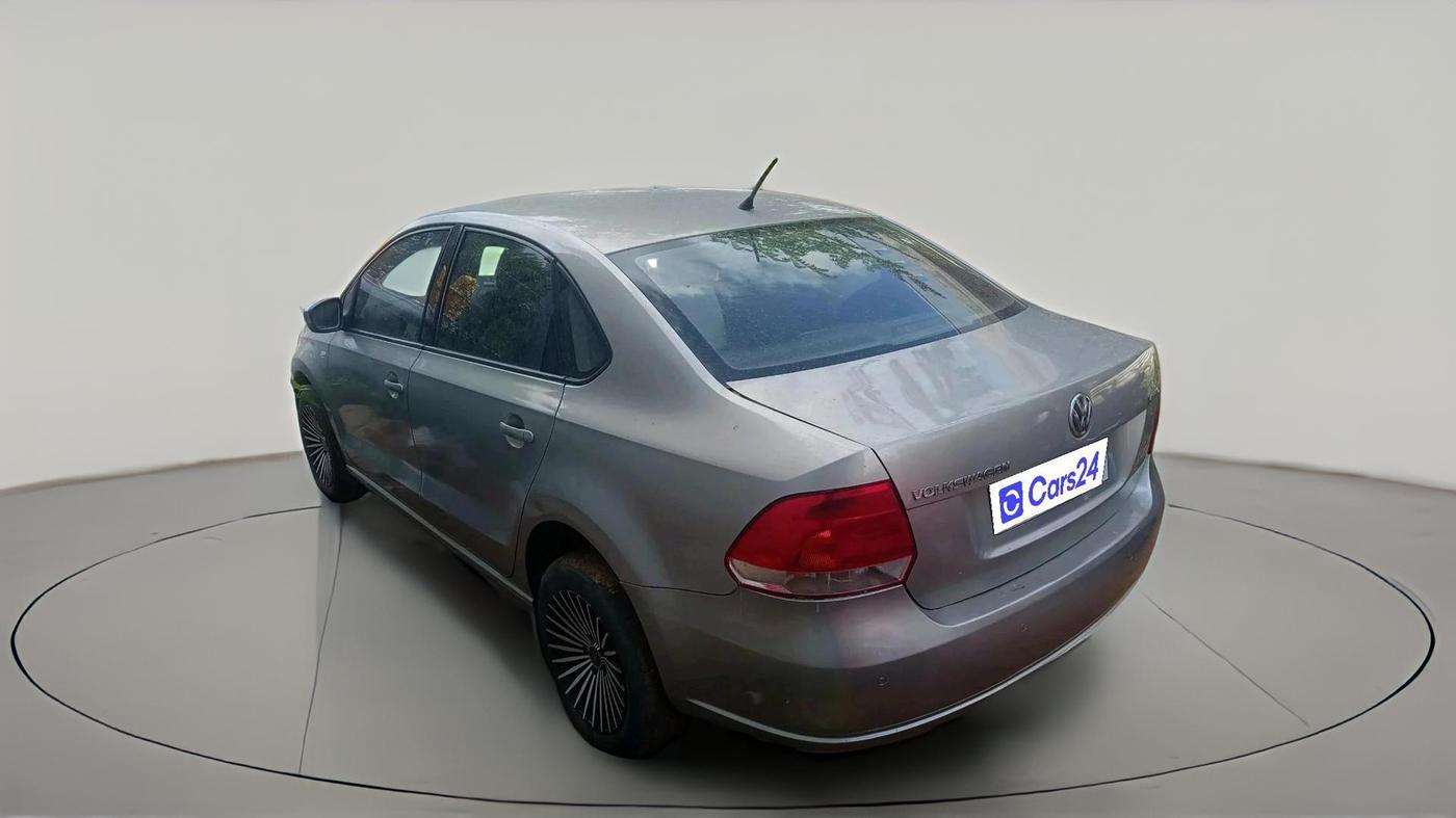 2013 Volkswagen Vento COMFORTLINE 1.6, Petrol, Manual, 1,01,658 km, exterior