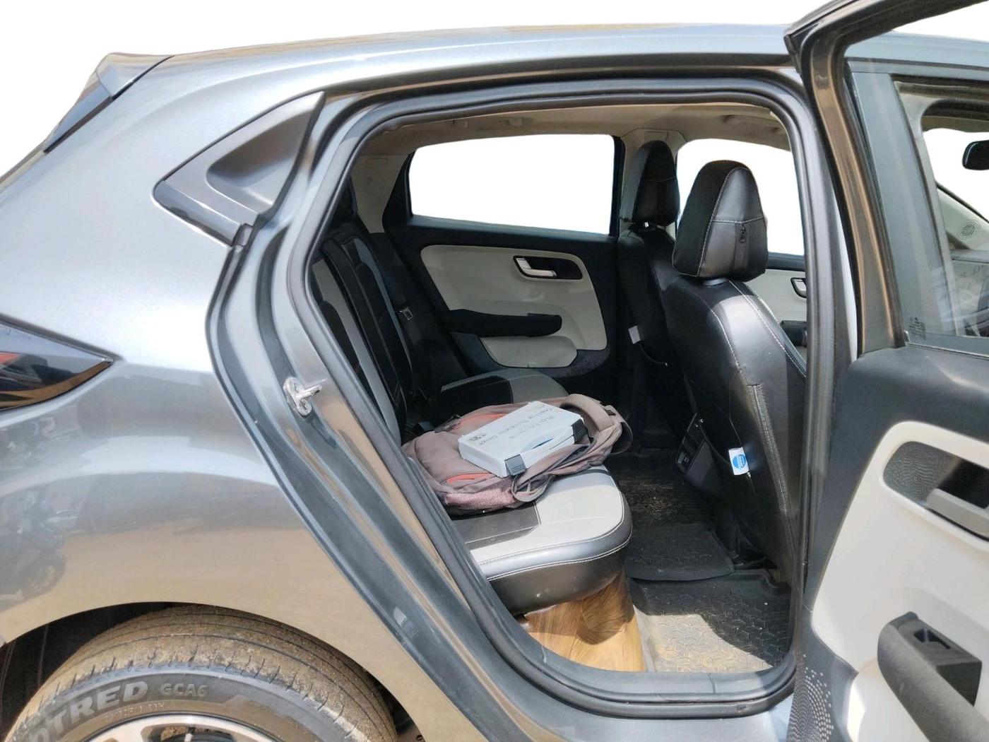 2023 Tata ALTROZ  XZ PLUS (S) , Diesel, Manual, 55,000 km, interior