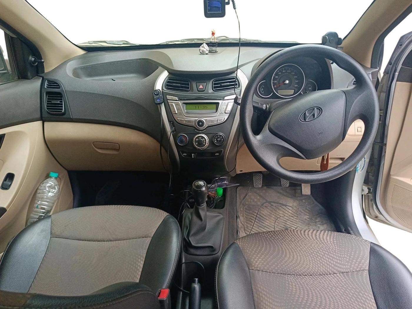 2015 Hyundai Eon MAGNA +, Petrol, Manual, 18,389 km, interior