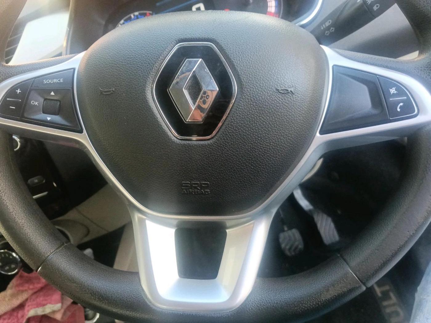 2023 Renault TRIBER RXZ AMT, Petrol, Automatic, 25,774 km, interior