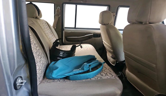 2020 Mahindra Bolero B6 (O), Diesel, Manual, 94,928 km, interior