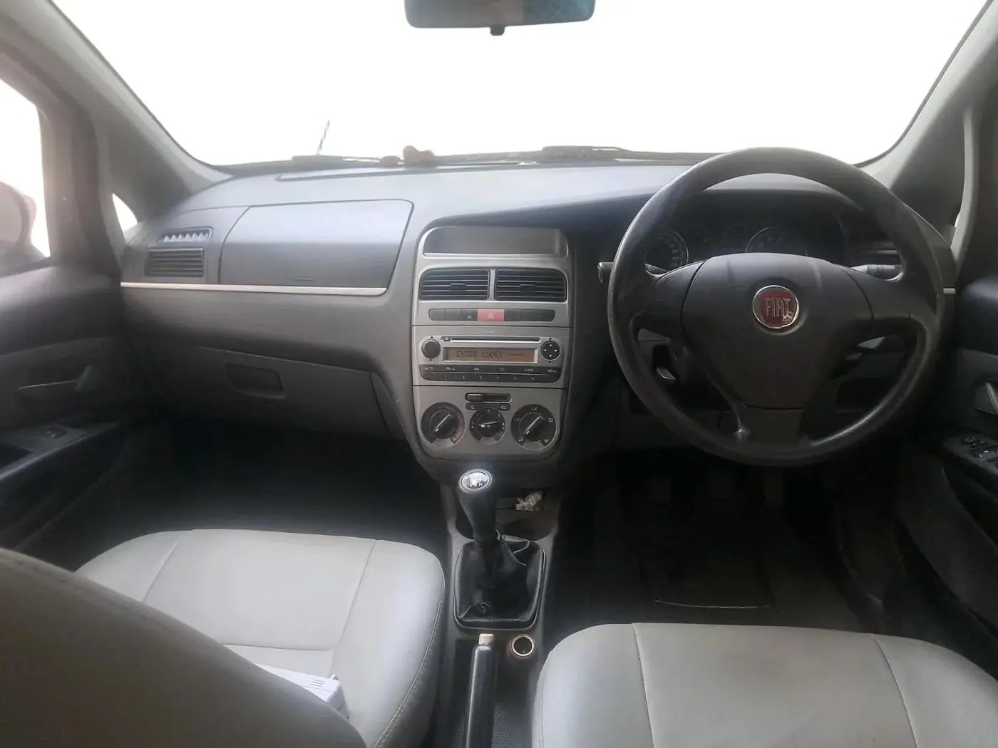 2011 Fiat Grand Punto DYNAMIC 1.3, Diesel, Manual, 2,08,710 km, interior