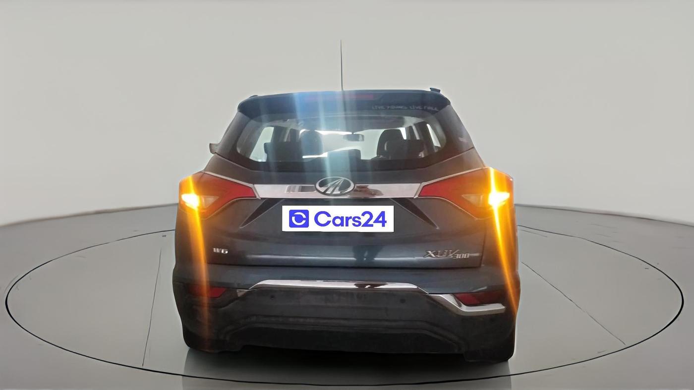 2019 Mahindra XUV300 W6 1.2 PETROL, Petrol, Manual, 87,215 km, exterior