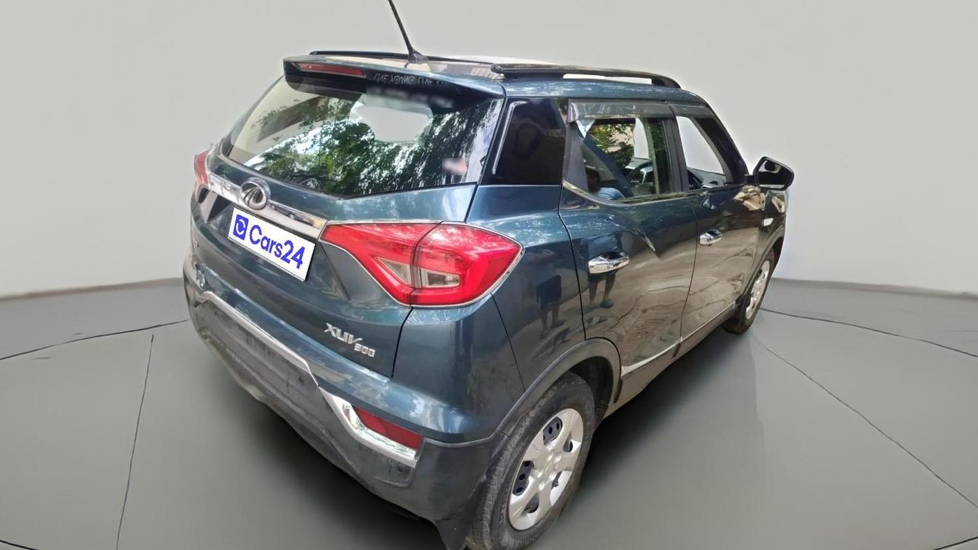 2019 Mahindra XUV300 W6 1.2 PETROL, Petrol, Manual, 87,215 km, exterior