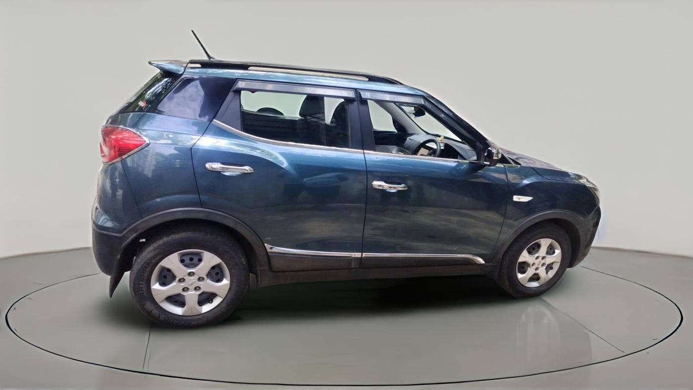2019 Mahindra XUV300 W6 1.2 PETROL, Petrol, Manual, 87,215 km, exterior