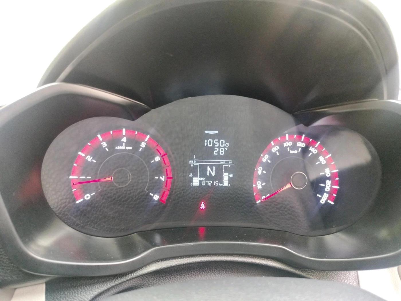 2019 Mahindra XUV300 W6 1.2 PETROL, Petrol, Manual, 87,215 km, interior
