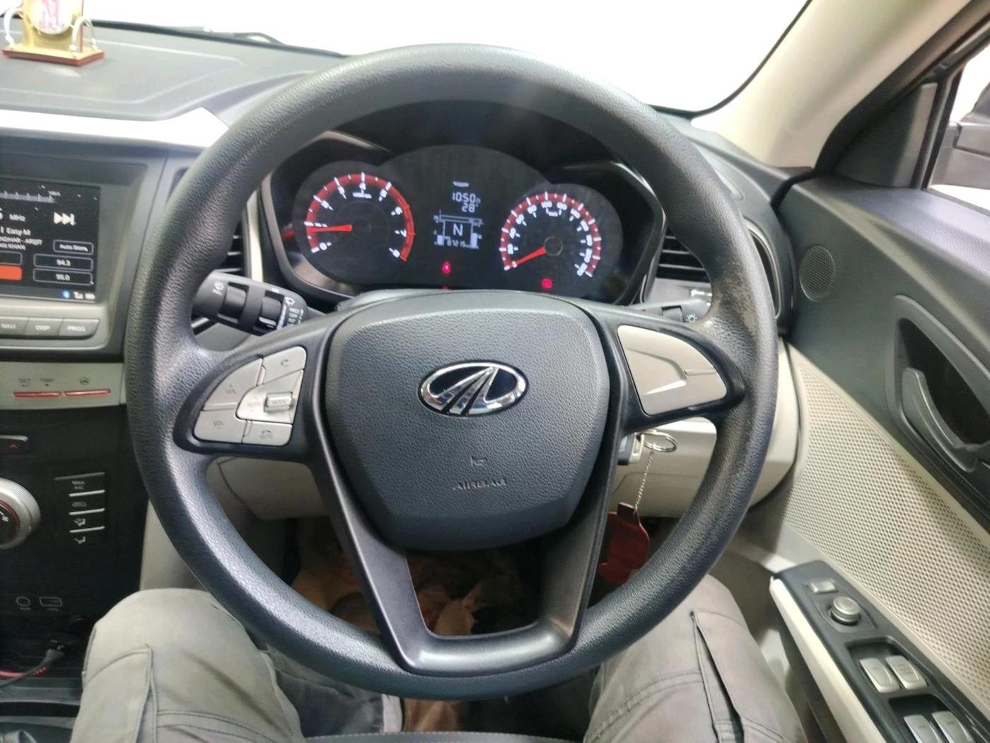 2019 Mahindra XUV300 W6 1.2 PETROL, Petrol, Manual, 87,215 km, interior